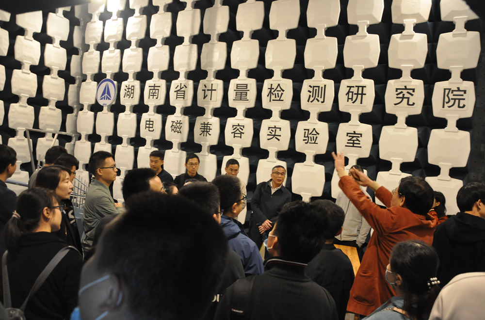 联学联创，半床棉被